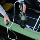 Portable med pumpe- renser til drikkevannskvalitet - på fisketur thumbnail