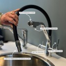 Vannfilter pakken leveres med Queen 3-veis kjøkkenkran i stilig chrome og sort, praktisk bevegelig slange. thumbnail