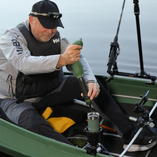 På fisketur- renset vann direkte fra vannet- her med medfølgende vannpose
