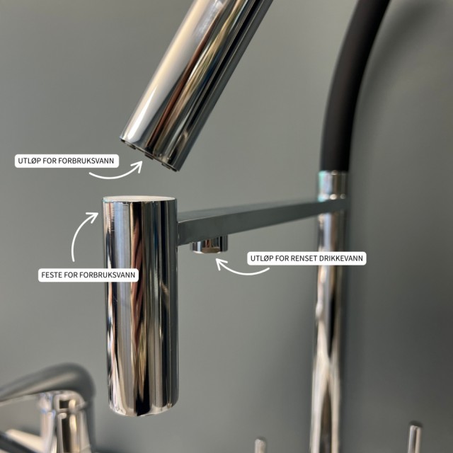 Treveis kjøkkenkran med bevegelig slange for forbruksvann. Feste i kranstangen. 