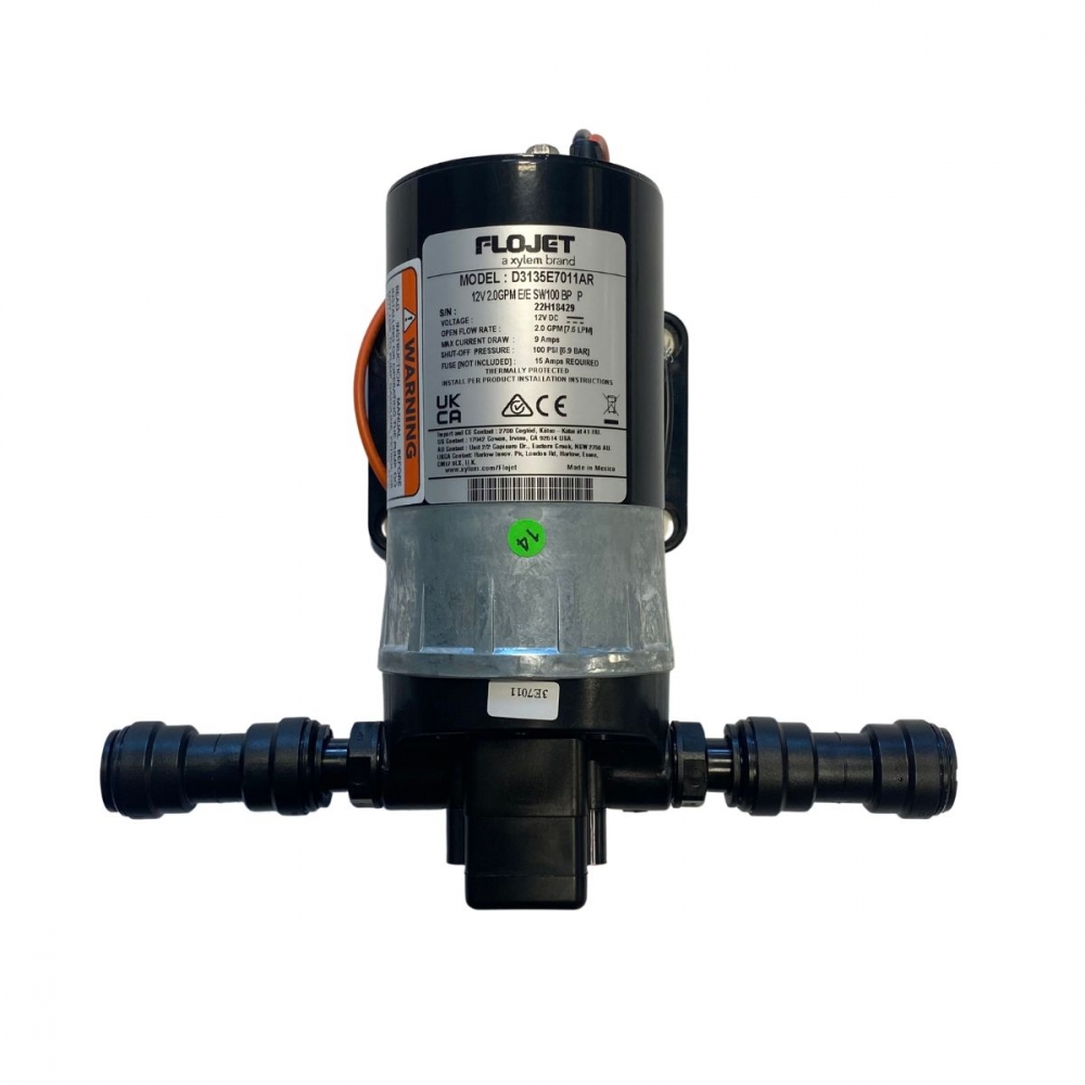 Flojet 12V hyttepumpe m/ overgang 3/8